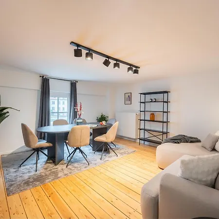 Geraeumiges In Zentraler Lage Potsdams *