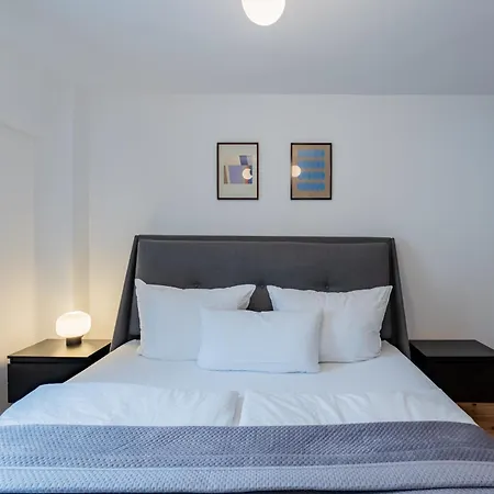 Apartament Geraeumiges In Zentraler Lage Potsdams *