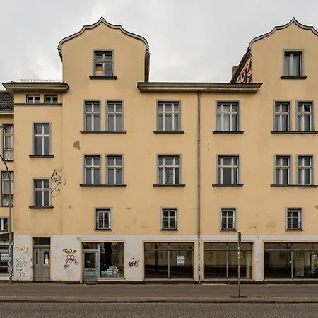 Apartament Geraeumiges In Zentraler Lage Potsdams *