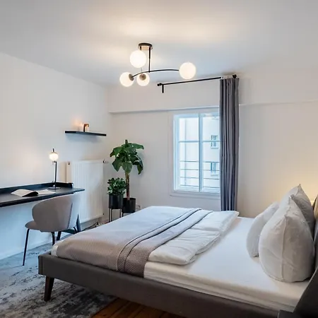 شقة Geraeumiges In Zentraler Lage Potsdams بوتسدام