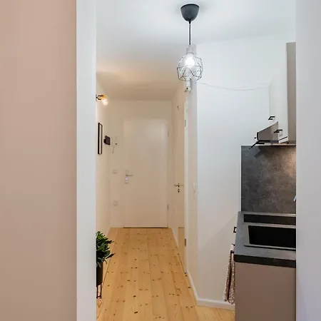 شقة Geraeumiges In Zentraler Lage Potsdams