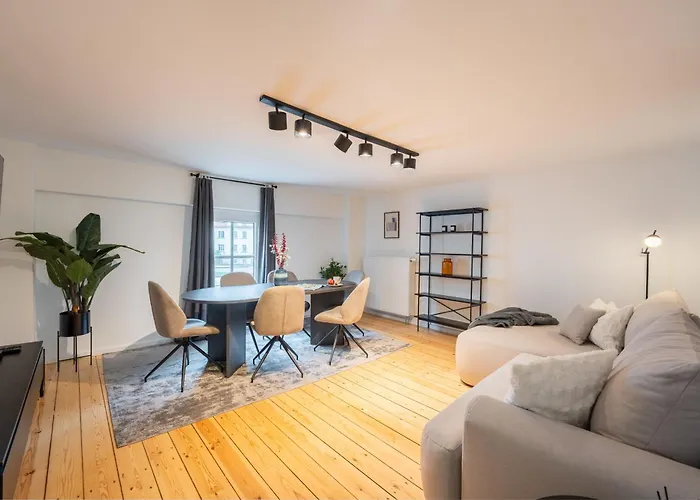 Geraeumiges In Zentraler Lage Potsdams *