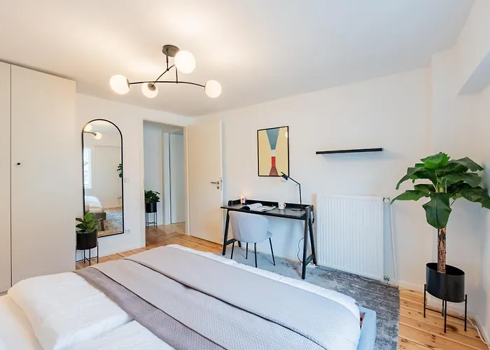 Apartament Geraeumiges In Zentraler Lage Potsdams *