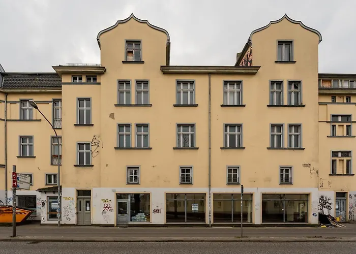 Апартаменты Geraeumiges In Zentraler Lage Potsdams *