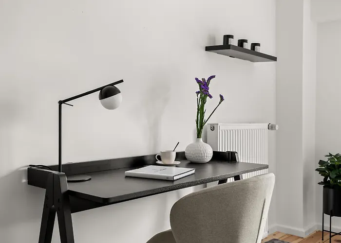 Geraeumiges In Zentraler Lage Potsdams * Poczdam